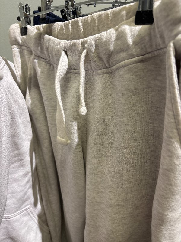 Gráar buxur russemerch