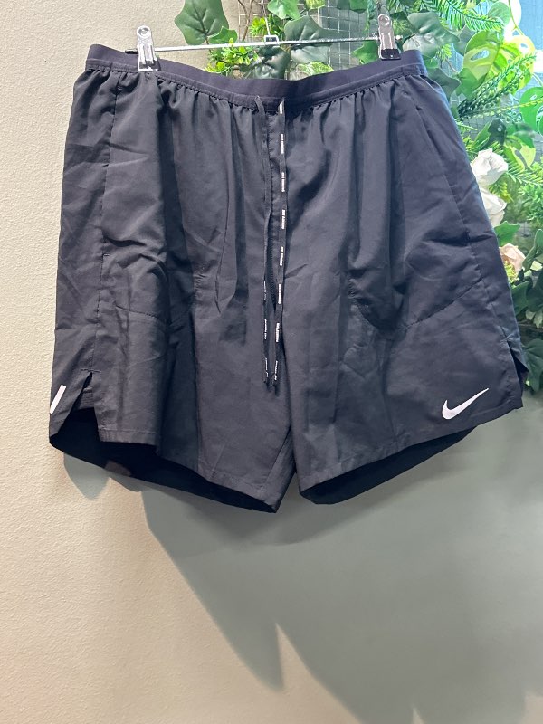 Nike stuttbuxur