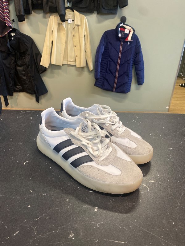 Adidas skór