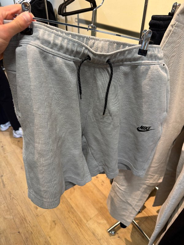 Nike stuttbuxur
