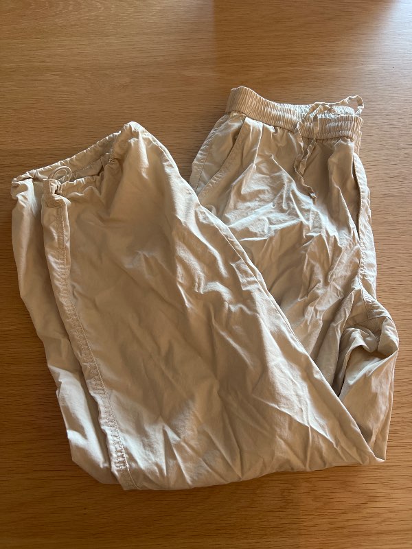 Uniglo cargo buxur ljósar