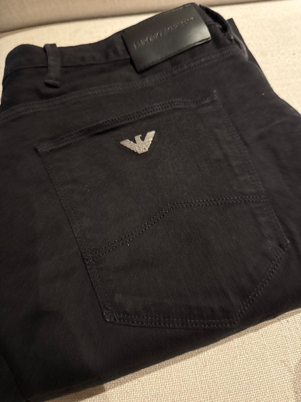 Armani 34w svartar buxur