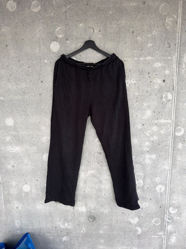 Svartar joggingbuxur - pull&bear