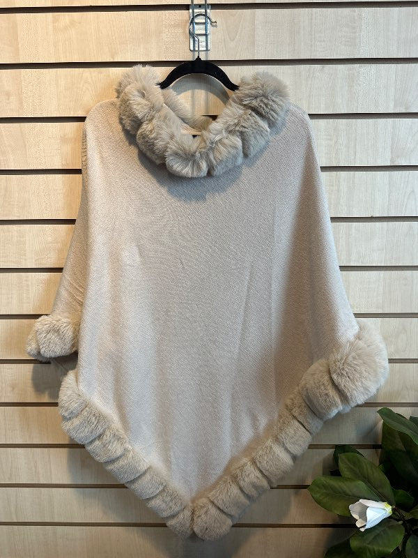 Loð ponsjo beige
