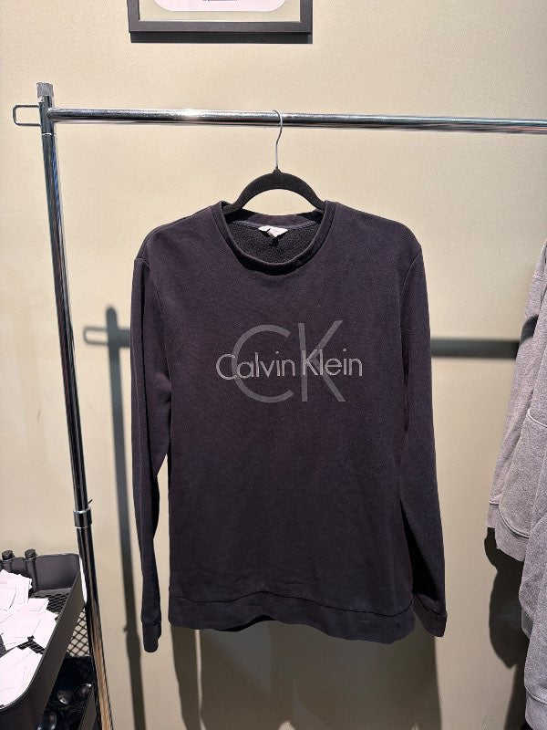 Svört Calvin Klein peysa