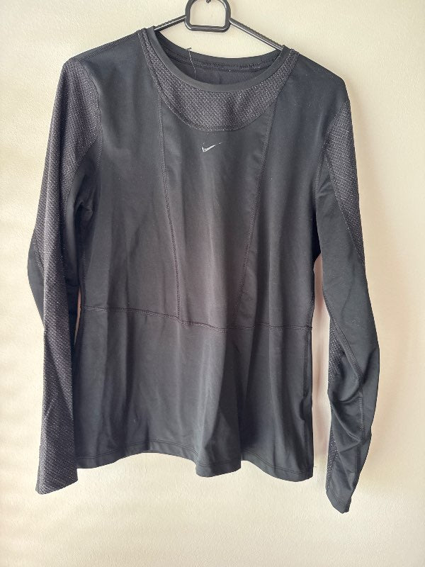 Ónotaður Nike bolur