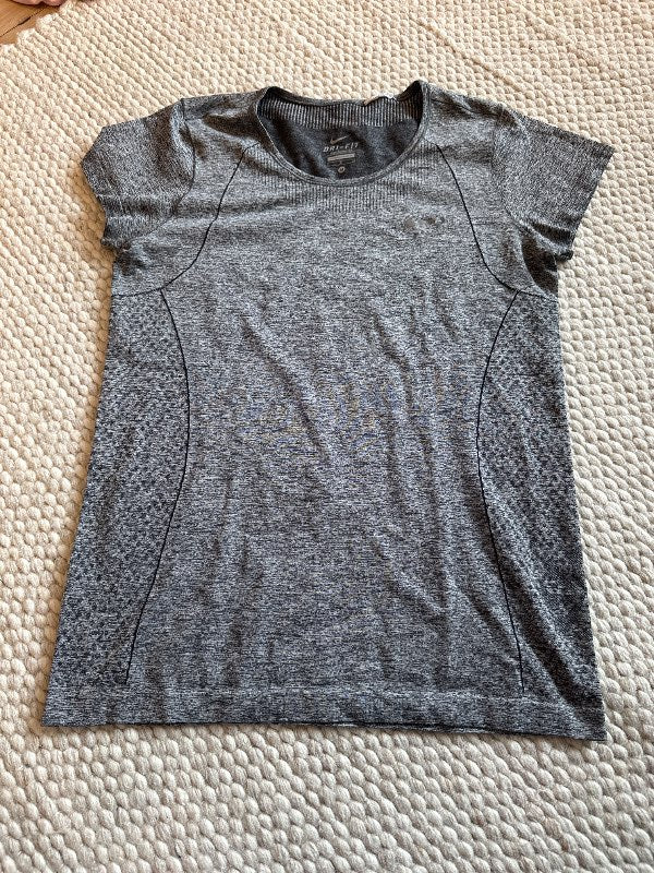 Grár Nike stutterma