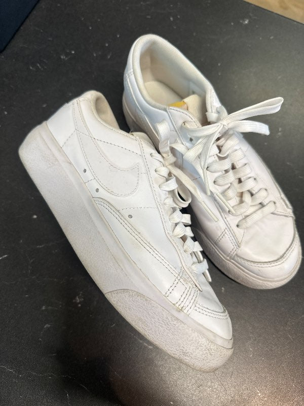 Nike hvitir