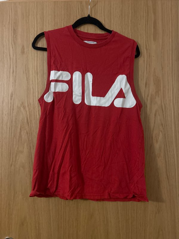 Fila bolir rauður