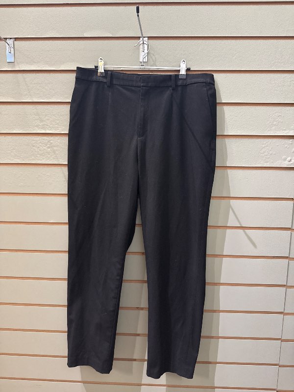 Uniqlo svartar buxur