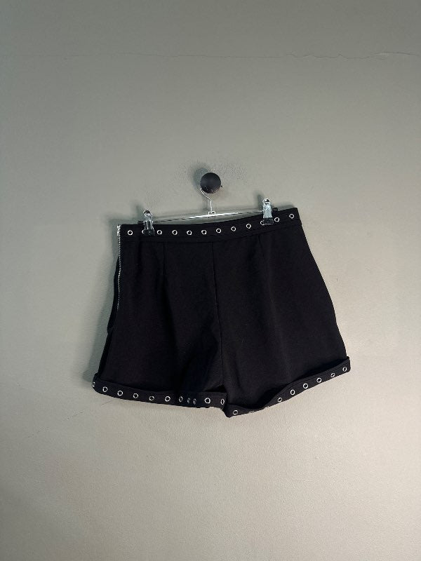 svartar stuttbyxur