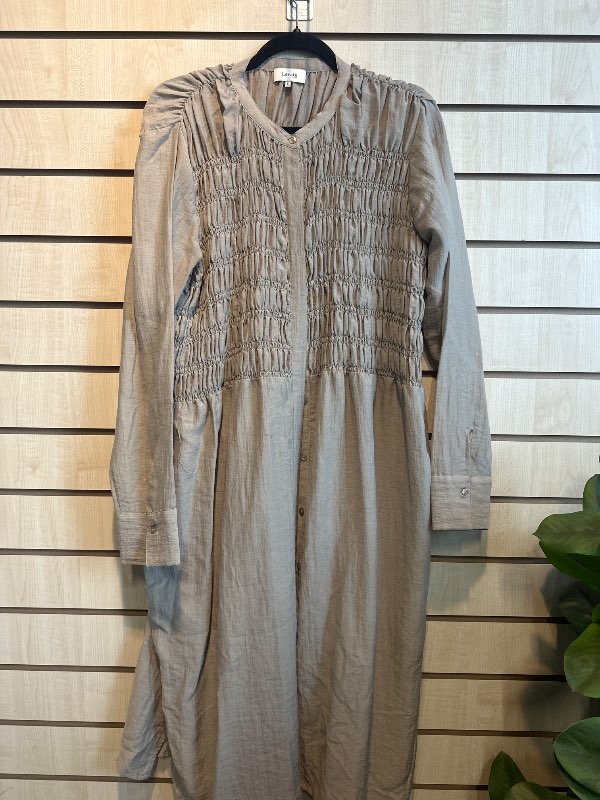 levete beige