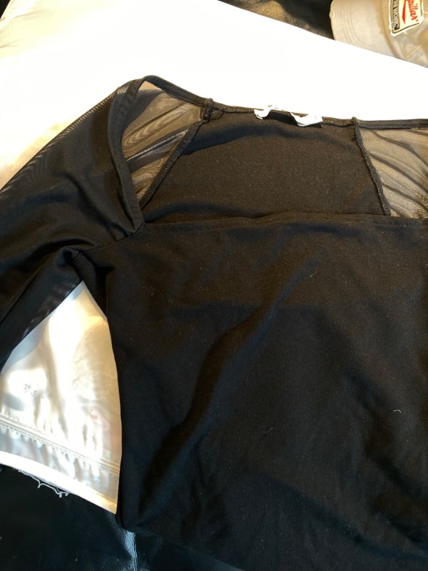 NA-KD svartur langerma mesh