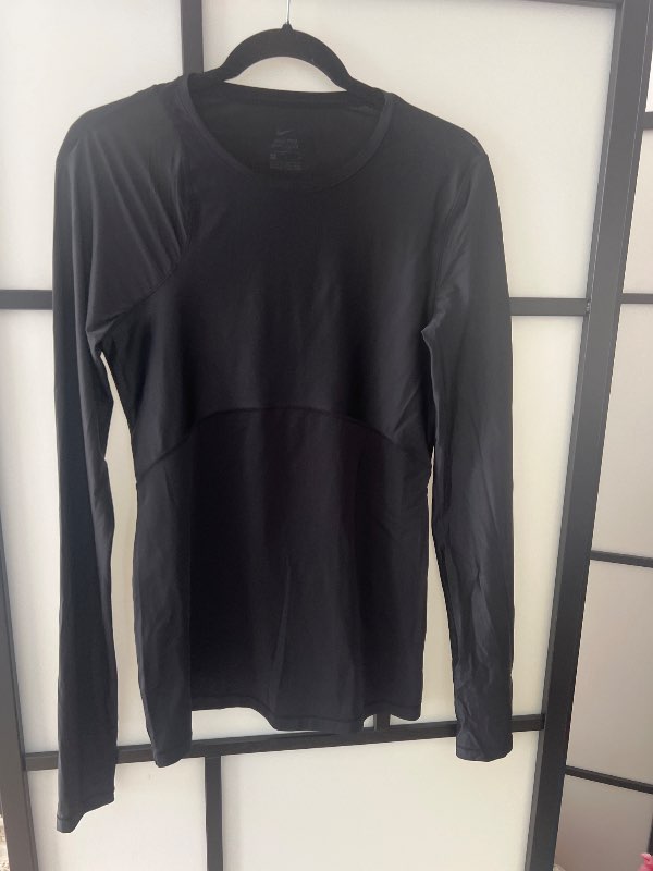 NIKE hypercool bolur new síðerma
