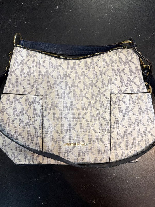 Michael kors taska