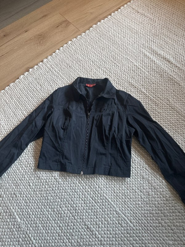 Cropped renndur jakki