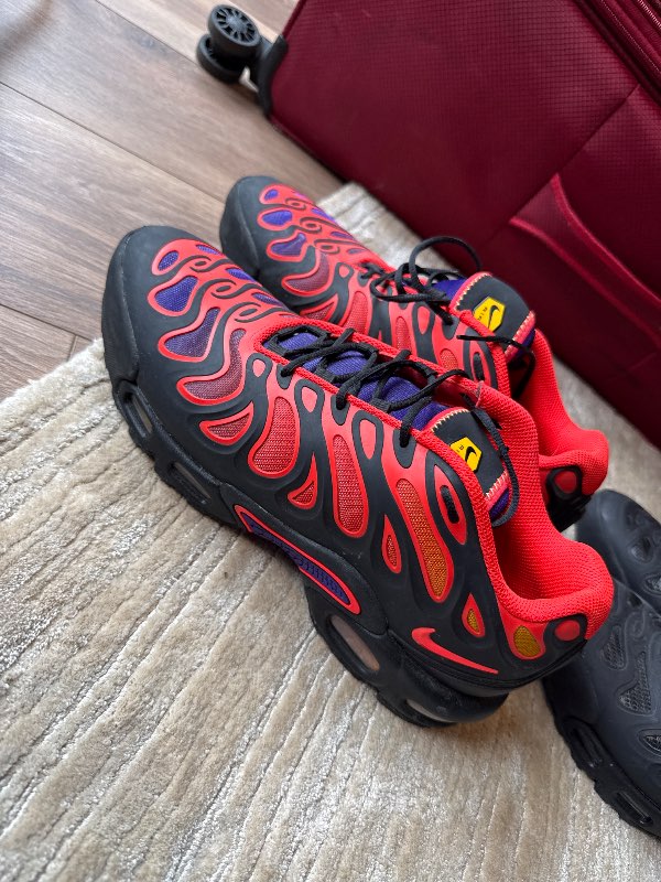 Nike air plus max neon