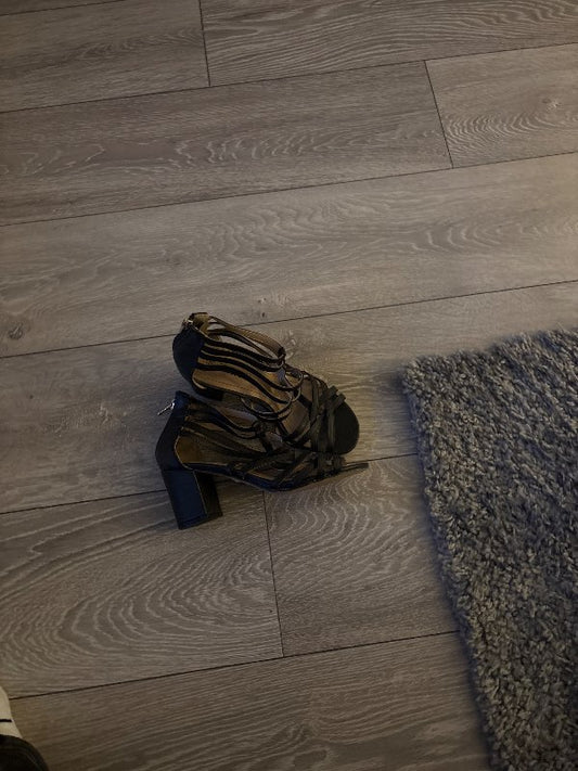 Svartir hælar