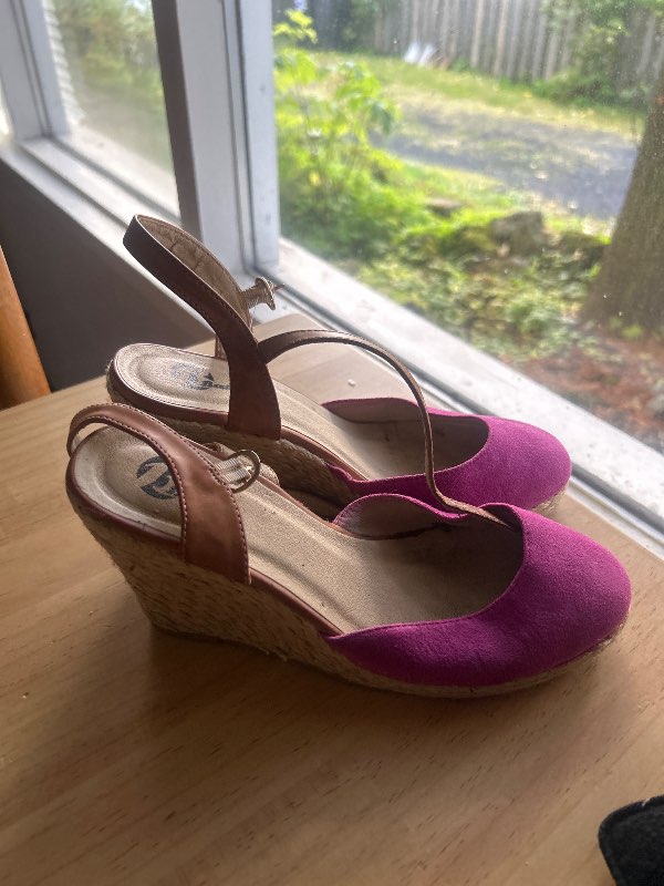 Bata pink sandals