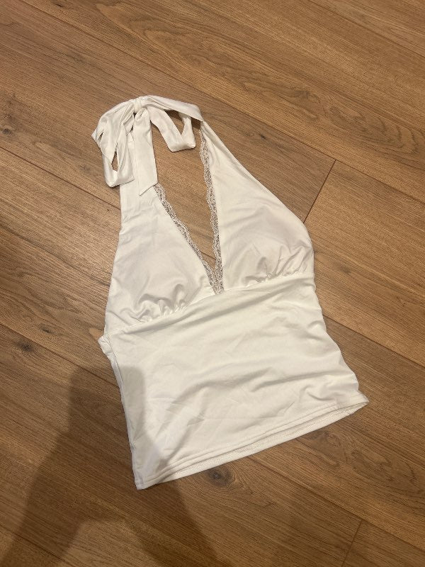Halter neck bolur