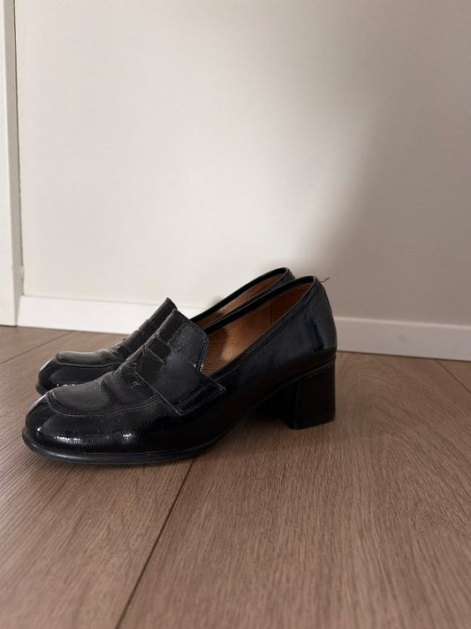 Svartir hæla loafers