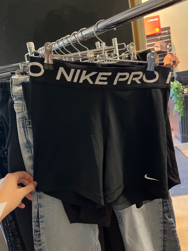 Nike pro stuttbuxur