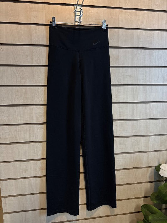 Nike flare buxur