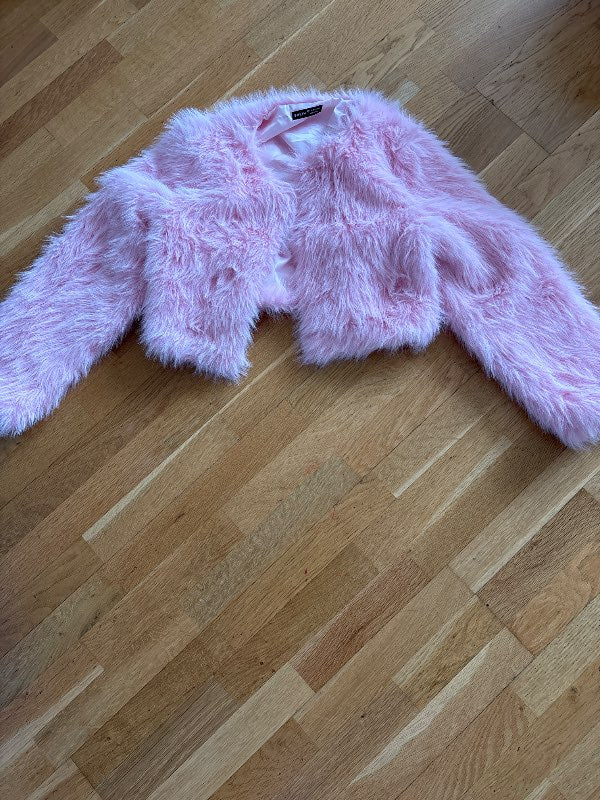 Bleikur fur jakki
