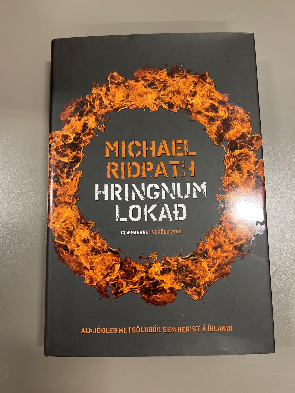 Hringnum lokað - Michael Ridpath - bók