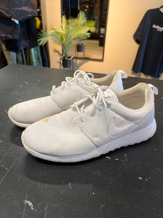 Hvítir Nike Skór