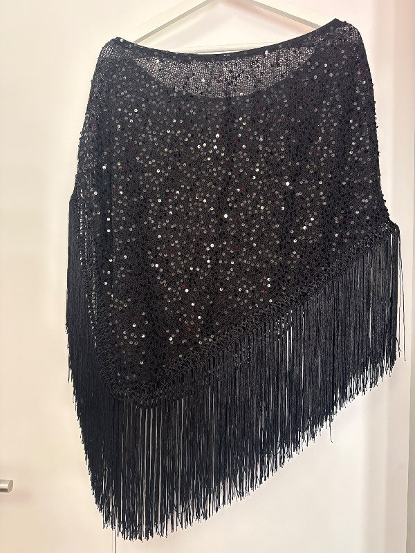 Svartur poncho