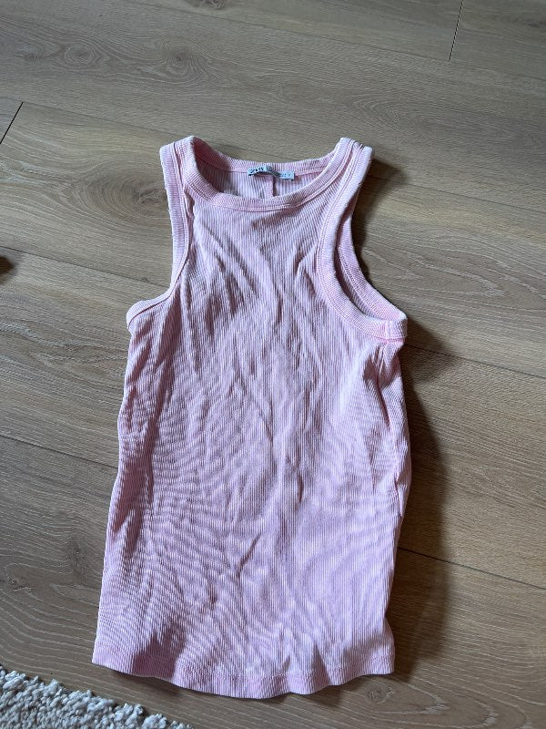 Zara bleikur bolur