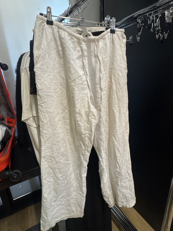 Gina Tricot hör buxur