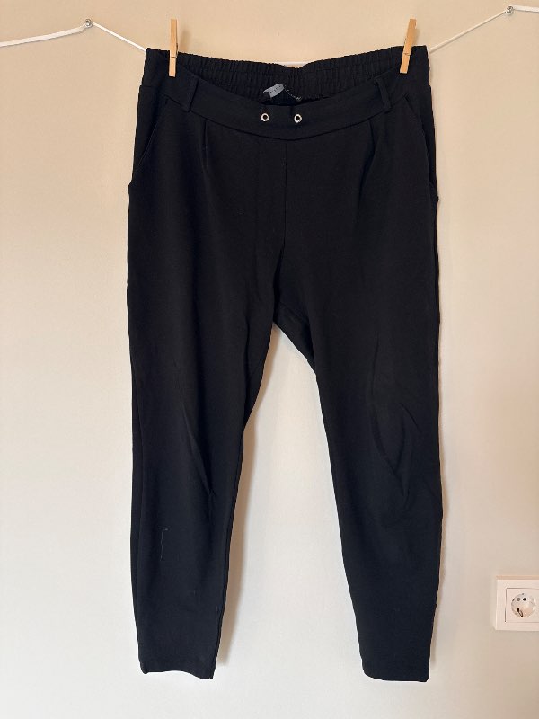 Amisu jogging buxur svartar