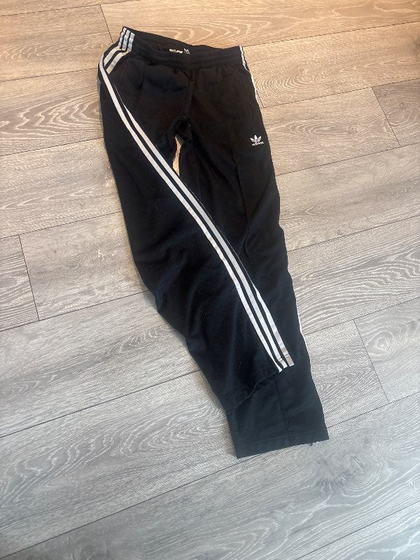 Adidas low waist buxur