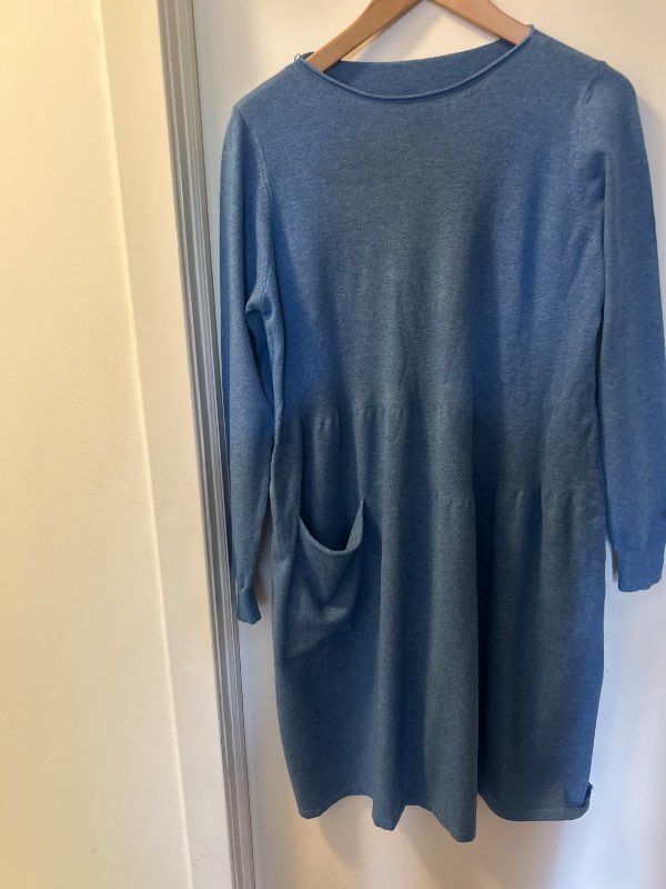 Antoine & Lilli París blue knit dress