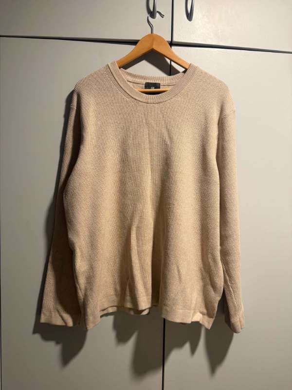H&M rifluð peysa, beige