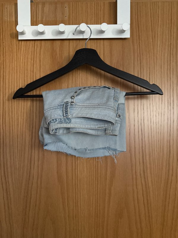 Mini shorts með detail