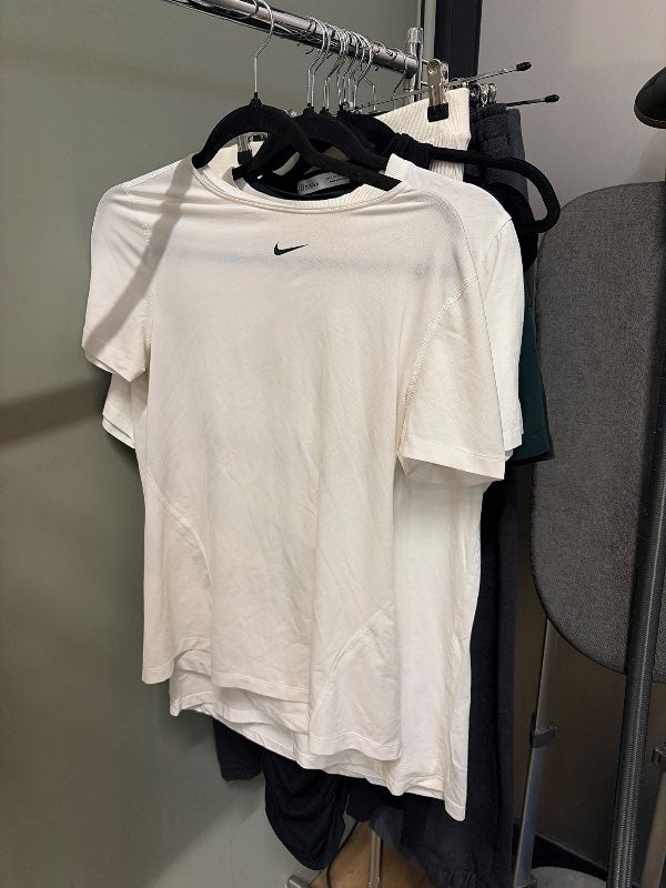 Hvítur Nike Stuttermabolur