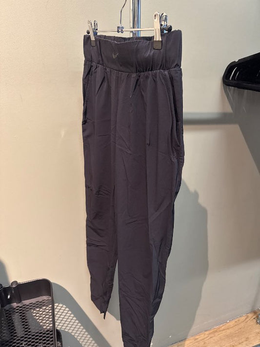 Nike buxur svartar (gat)