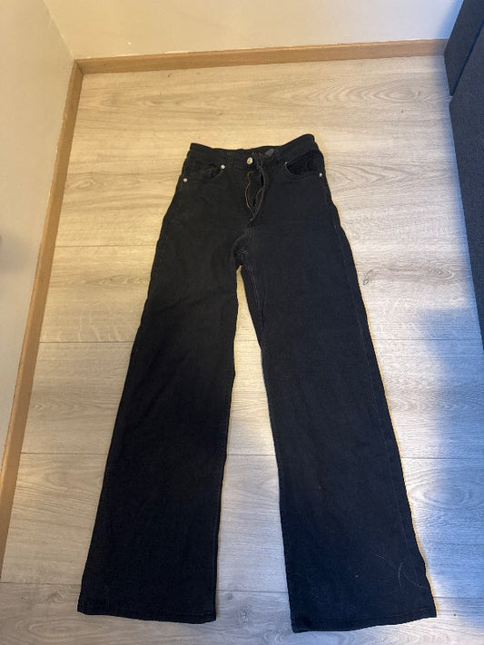 Svartar H&M divided buxur