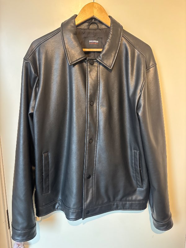 Pleðurjakki Pull & Bear