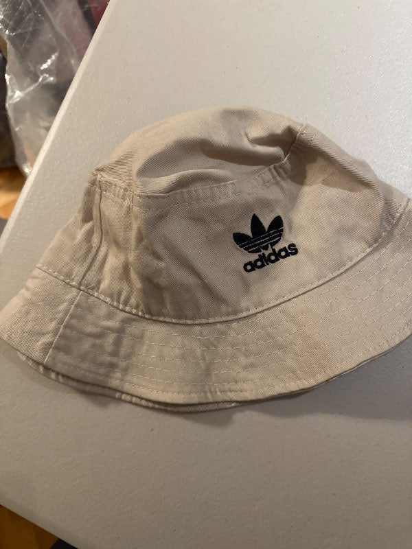 Bucket hattur adidas