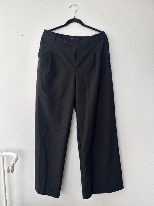Svartar stradivarius dress buxur