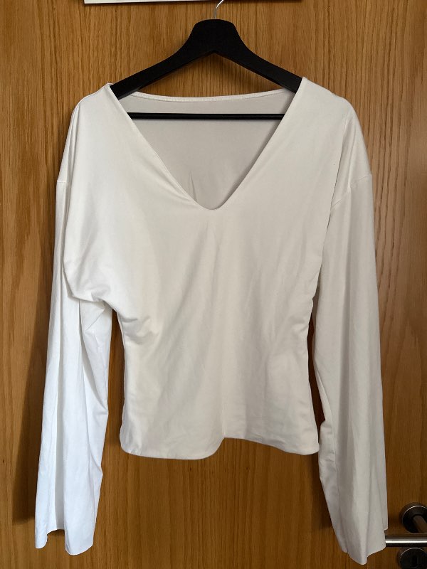 V neck síðerma bolur