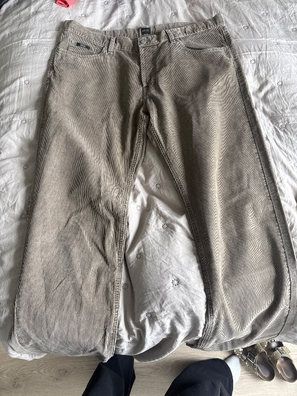Hugo Boss buxur