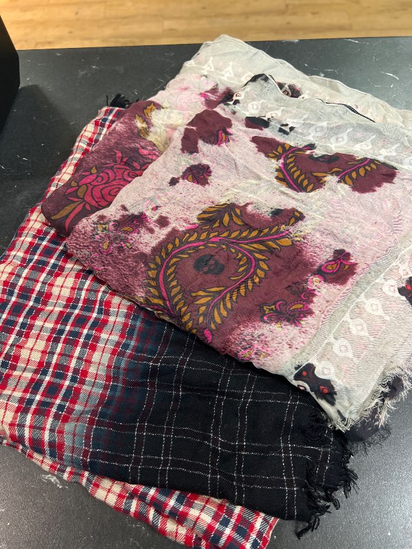 Zadig voltaire klútur