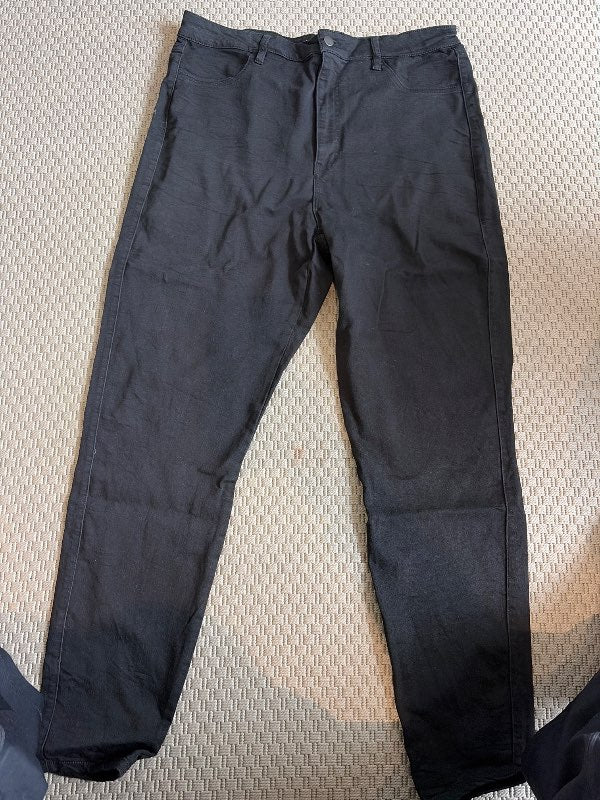Fashion Nova gallabuxur svartar