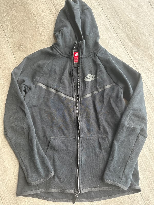 Nike tech fleece hettupeysa