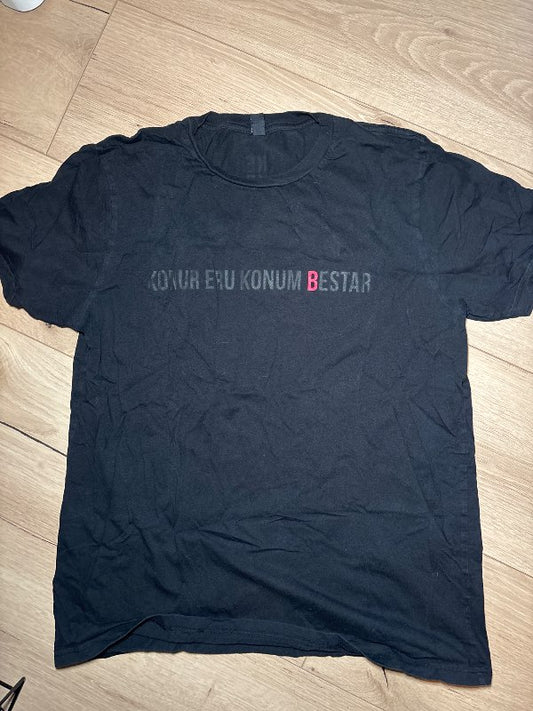 Svartur stuttermabolur konur